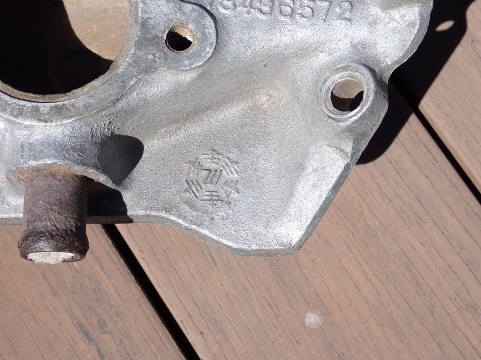 1968 Corvette 427/390HP Aluminum Intake 3919849 OEM GM Oval Port Q Jet Carb RARE - Image 4 of 4