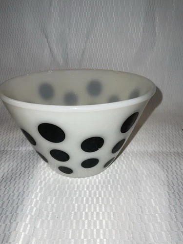 A SET OF 4 FIRE KING VINTAGE BLACK DOT MIXING BOWLS