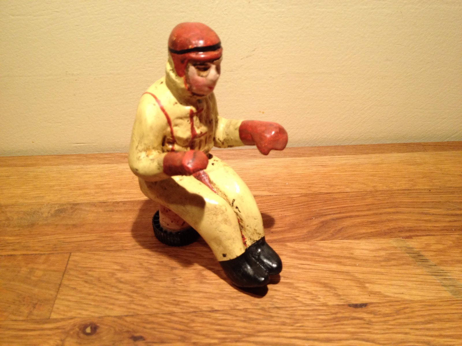 Figurine de conducteur JEP pour grand modèle de course Renault Delage en tôle