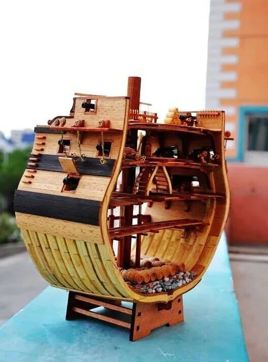 ZHL Model KMS02 Sezione USS Bonhomme Richard 1:48 - legno di ciliegio TOP LEVEL - Immagine 3 di 4