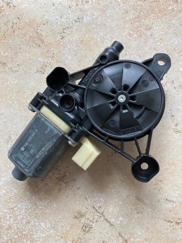VW AUDI SEAT SKODA orig. BOSCH Fensterhebermotor vorne links 5Q0959801B