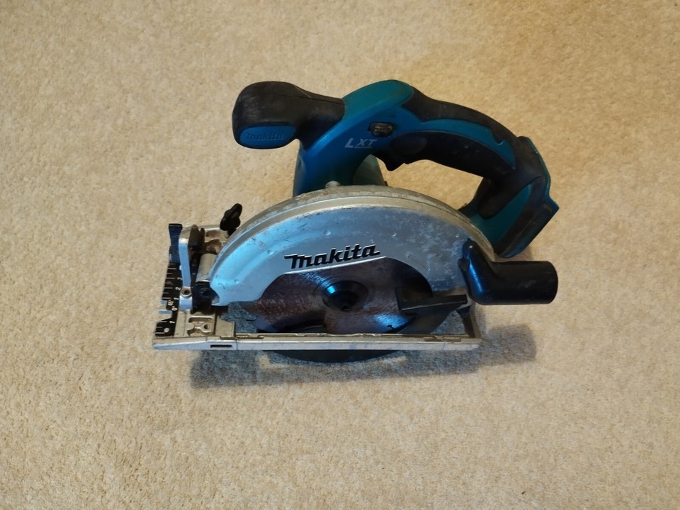 Makita Cordless Circular Saw DSS611 eBay