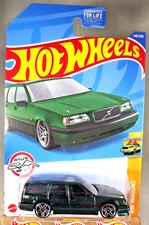 2022 Hot Wheels #140 HW Wagons 2/5 VOLVO 850 ESTATE Green w/Chrome Pr5 Spokes