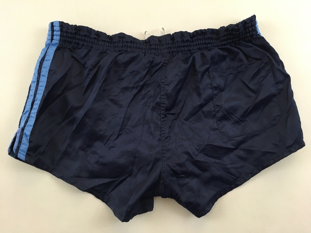 パンツ 1980s vintage DESCENTE adidas shorts Adidas vintage 1980s navy nylon shorts Hose soccer running