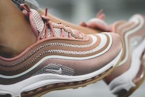 nike rose metallic