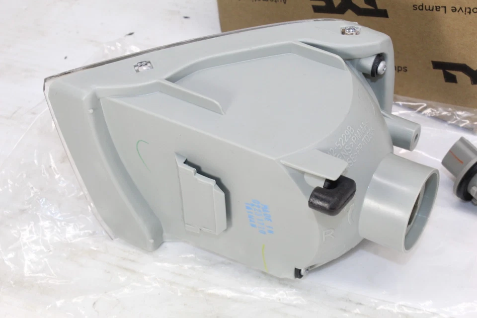 Lámpara de señal de giro lado derecho del pasajero para Toyota 4Runner 2003-2005 Foto 2 de 4