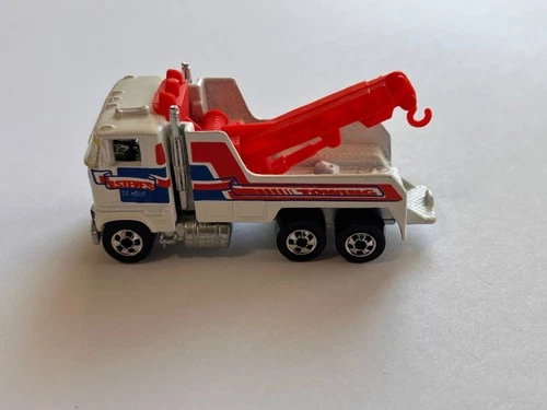 Vintage Hot Wheels 1981 Steve's Towing Rig Wrecker Semi Truck 1:64 Diecast White