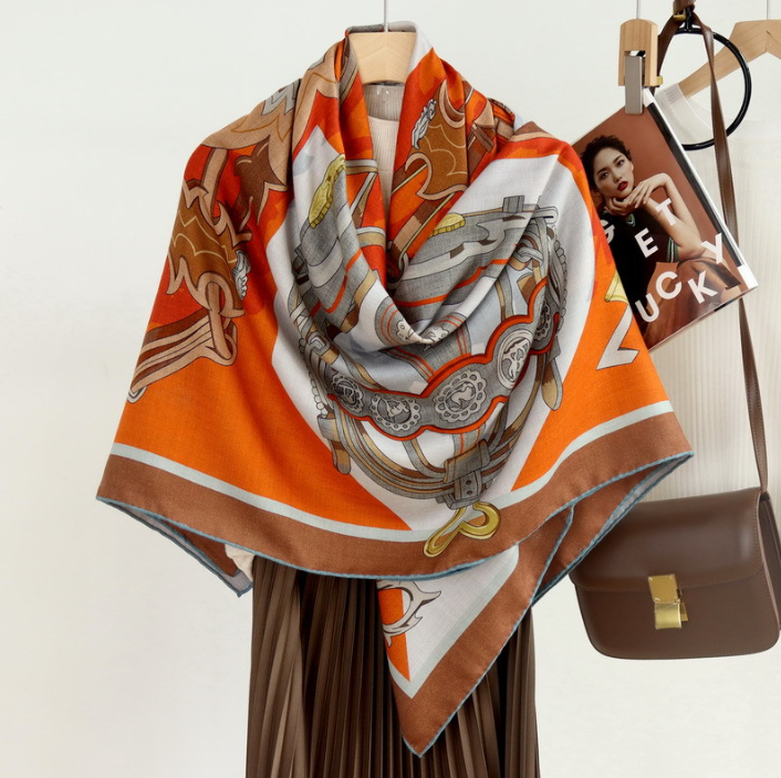 70% Cashmere 30% Silk Double Face Bandana Scarf 135x135cm Light Frame Print Wrap