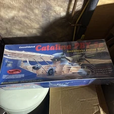 Guillows Catalina PBY-5a Balsa 1:28 Model Kit 2004 Amphibious WWII Plane 10/27