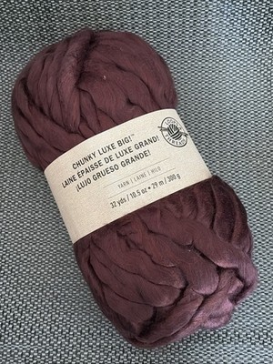 Loops & Threads Chunky Lux Big Burgundy Blend Acrylic Yarn 32 Yds. /10.5 oz.
