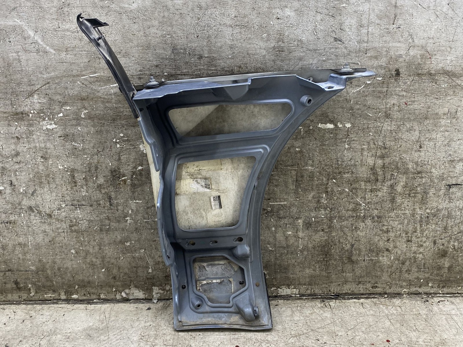 2020-2025 ASTON MARTIN DBX FRONT LEFT PASSENGER FENDER SKYFALL SILVER 2