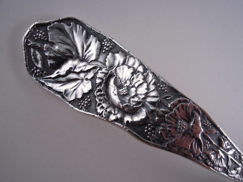 DURGIN BOUQUET STERLING SILVER GRAVY LADLE RARE BEAUTIFUL FLORAL EMMA