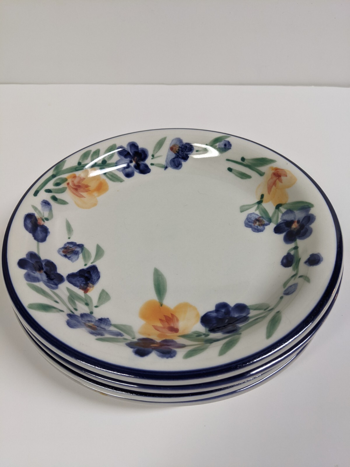 Home essentials 7.5 inch Dessert / Salad Plates Violet Blossom