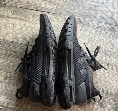 10.5 Under Armour HOVR Phantom SE Black mens