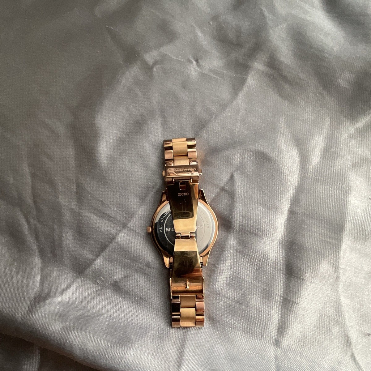 Michael Kors MK-3197 Rose Gold Dress Watch Quartz Analog; needs new battery View 2