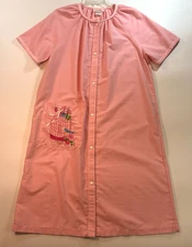 Vintage SMART TIME Pink HOUSE DRESS Embroidered Small SNAP ROBE Birdcage Duster