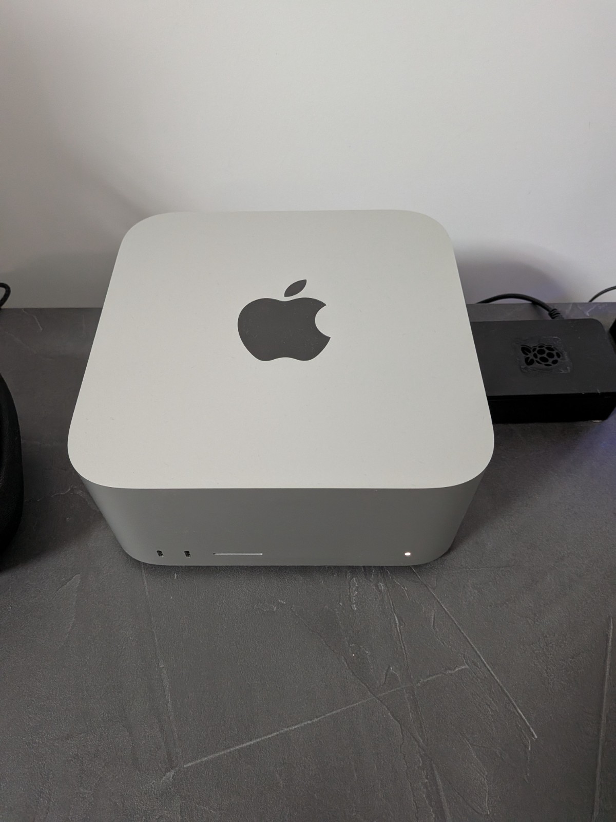 Apple Mac Studio M1 Ultra 20-core CPU 64GB RAM 1TB SSD 48-core GPU - Mint Cond.
