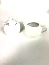 Dash of That White Traditional Cottagecore Creamer & Sugar With Lid & Spoon