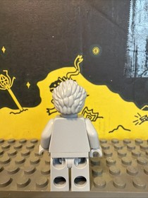 LEGO DC Super Heroes - Arkham Asylum Gray Statue Minifigure Batman Movie 70912