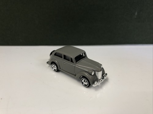 USED Busch 41110 & 41100 '38 Opel Olympia's 1/87 HO Scale (Scratched Box) - Picture 8 of 12