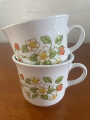 Lot Of 2 Corelle Strawberry Sundae Corning Coffee Tea Cup 3.5" Diameter 3" Tall