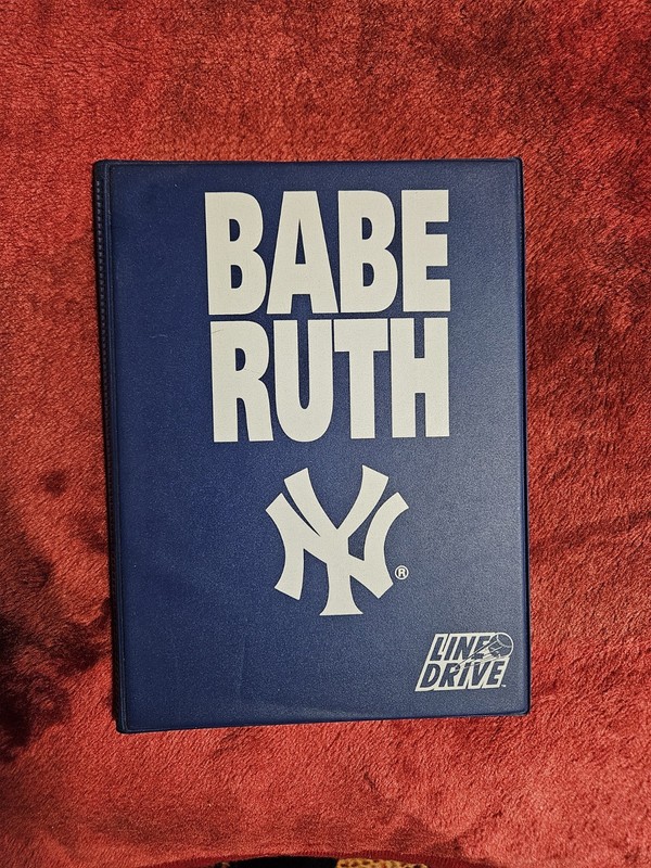 Yankees BABE RUTH 3 X 4 CARD COLLECTOR CASE holds 40 Cards