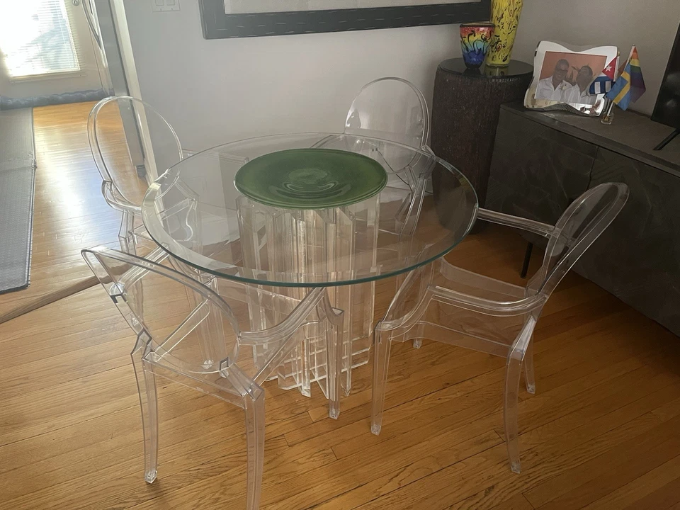 Phillip Stark Designer Table With 5 Kartell Phillip Stark Louis Ghost Chairs - Image 4 of 4