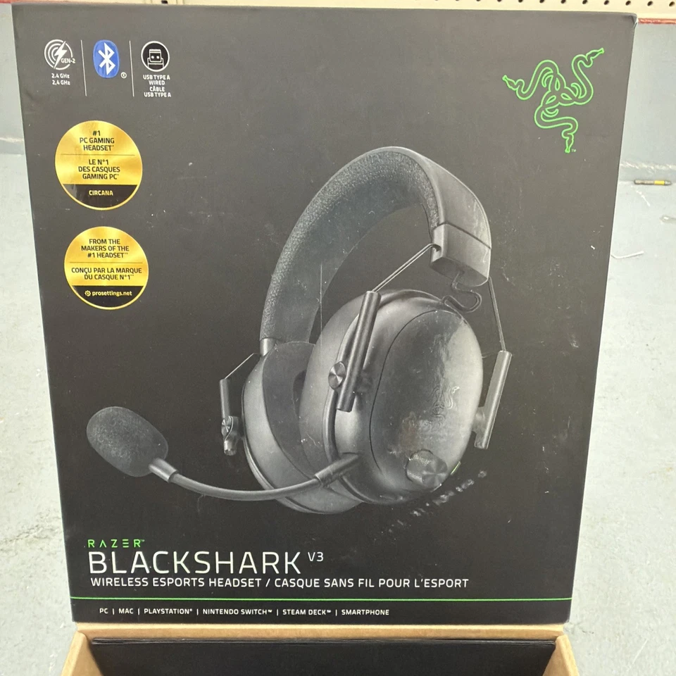 Razer - BlackShark V3 Wireless Over-the-Ear Gaming Headset for PC, Mac, Plays... - Image 3 of 4