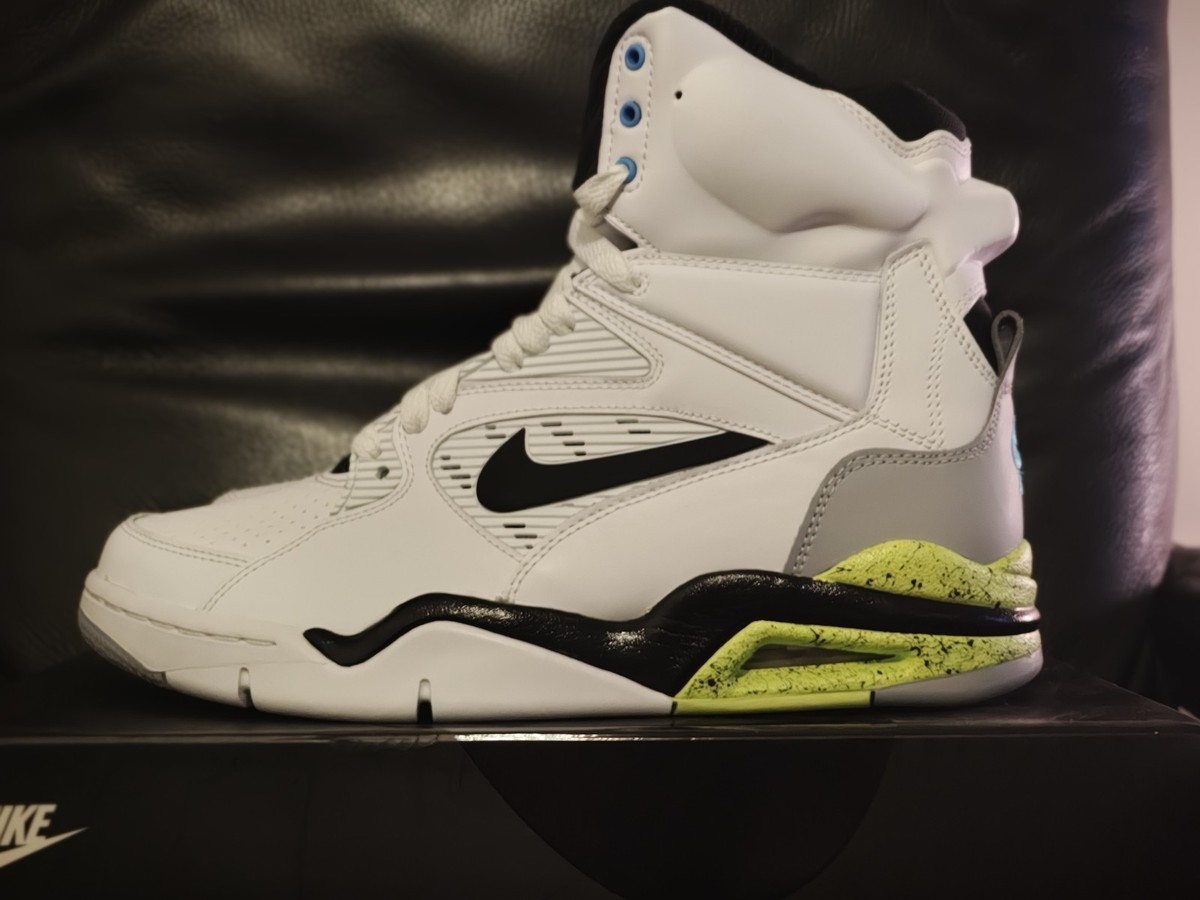 NIKE AIR COMMAND FORCE WHITE BLACK WOLF GREY VOLT 684715 100 SIZE