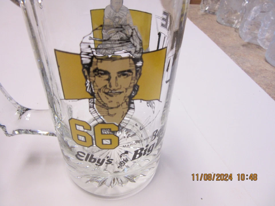 Dos tazas de cerveza de vidrio vintage de los años 90 Elby's Big Boy Pittsburgh Penguin 12 oz Foto 3 de 4