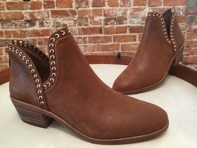 prafinta vince camuto