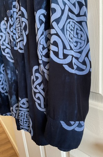 Woman’s Batik Navy Long Sleeve Tunic Blouse XXL Celtic Symbols "Love to Kiss" - Bild 11 von 14