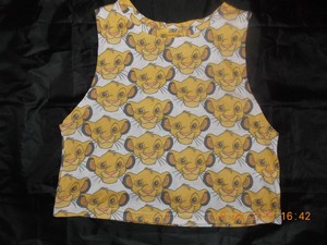 Primark Señoras Disney Rey León Recortada camiseta Prenda para el torso  Camiseta UK 20 EU 48 nos 16 para Mujer | eBay