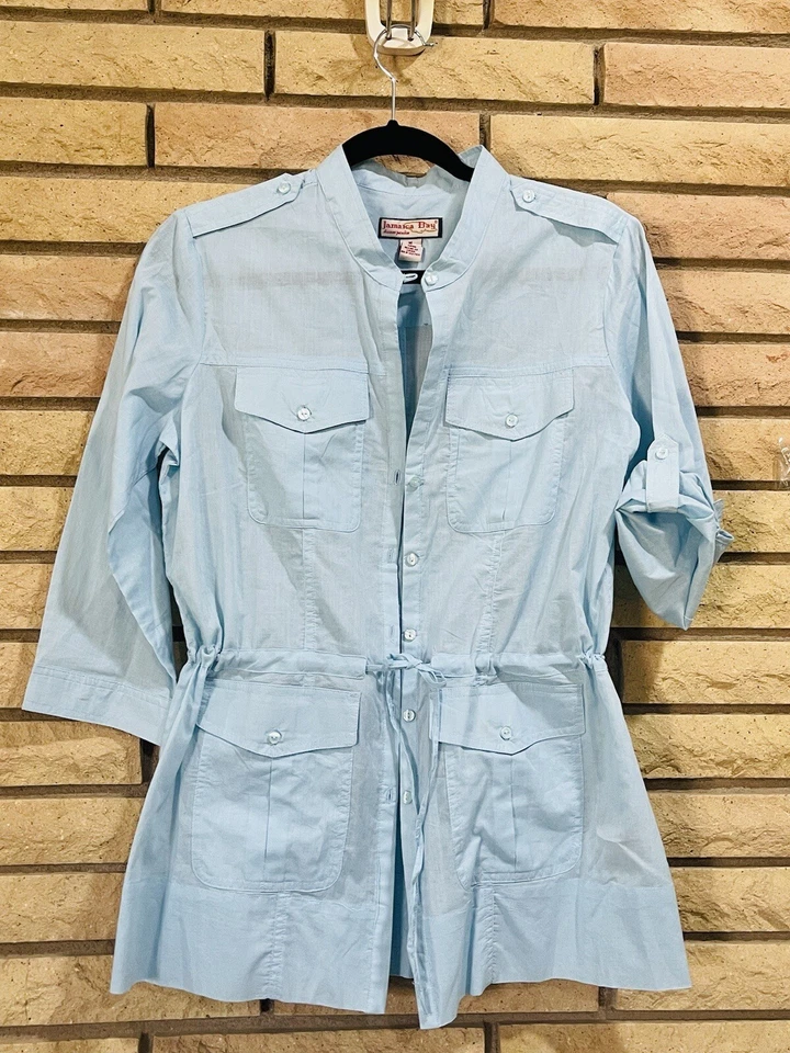 Blusa para mujer Jamaica Bay M azul claro con botones cintura ceñida 100 % algodón Foto 2 de 4