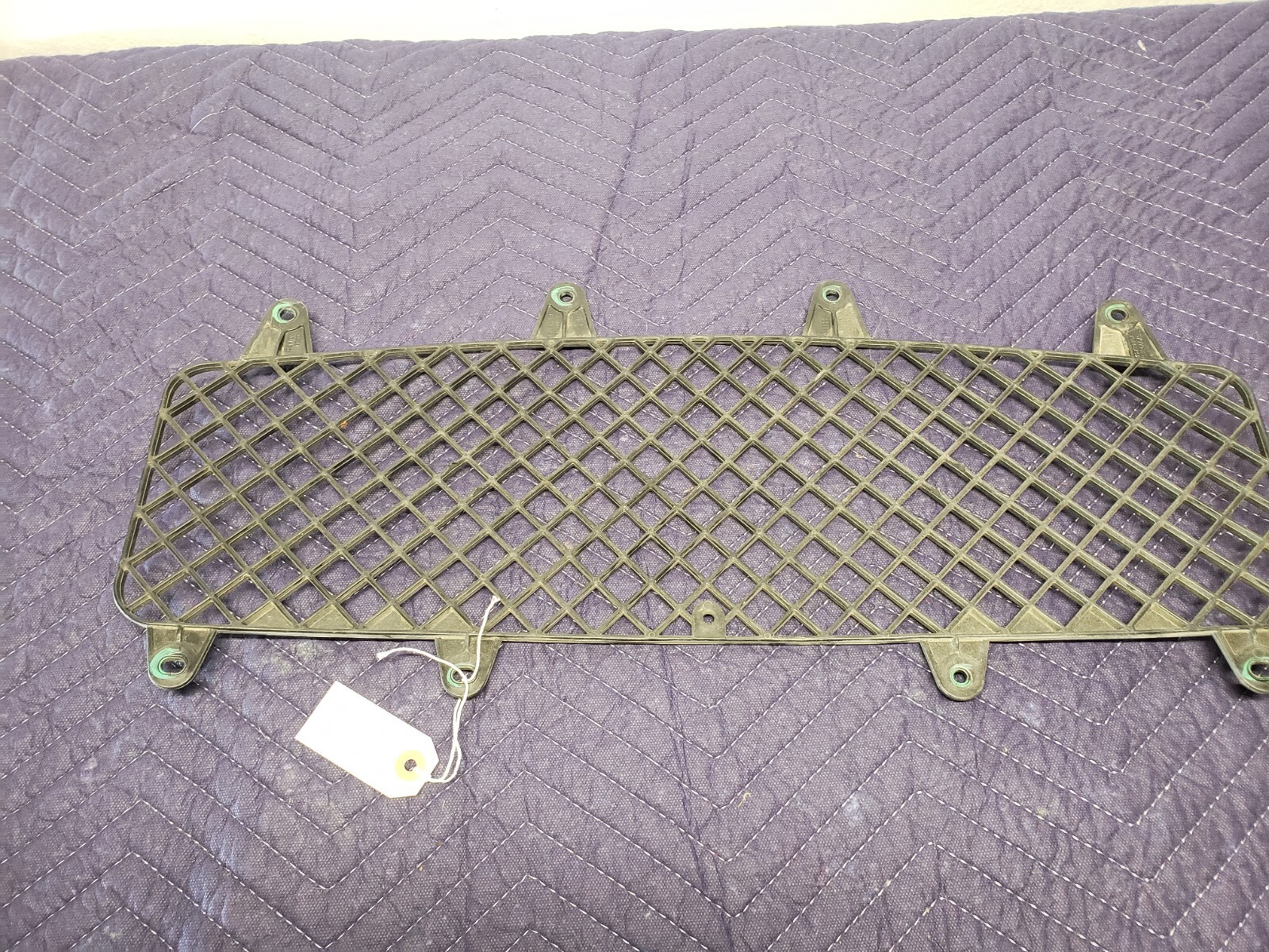 2014-2017 MASERATI GHIBLI S Q4 FRONT BUMPER INNER GRILLE OEM