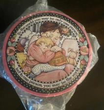 Mary Engelbreit Pooch & Sweetheart Box To The World You May Be Only One Person..