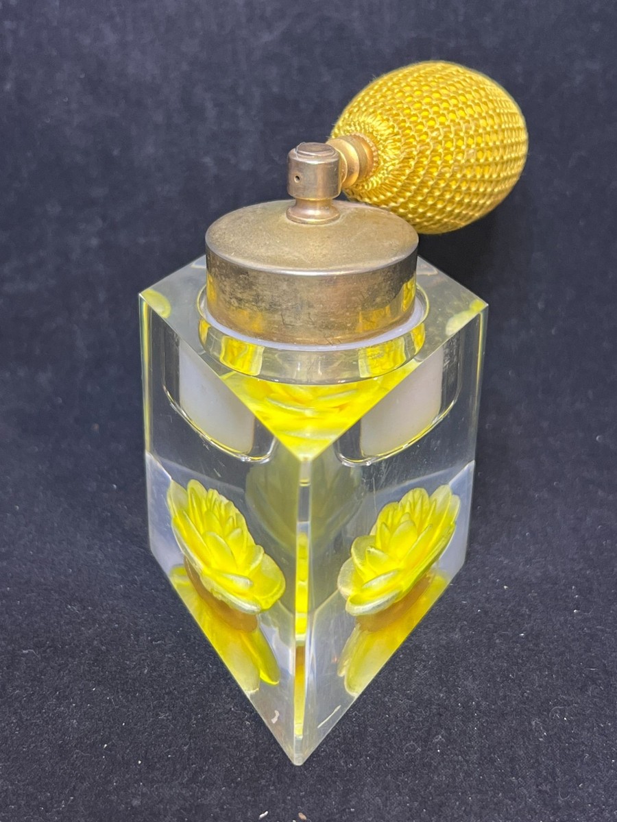 香水(女性用) V&V Solid Perfume 0.04 oz Jane Art Lucite Reverse Carved Yellow Rose Perfume Bottle With
