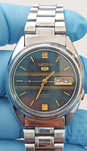 Vintage Seiko 5 automatic Men's Black 17-Jewels Day/Date Watch