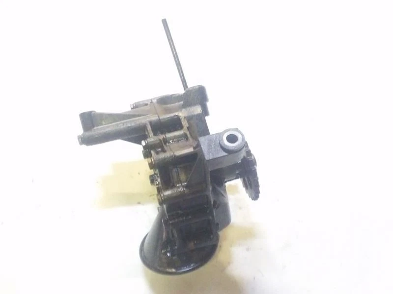 Engine Oil Pump | Fits 1993-1996 BMW 540i 740i - Image 2 of 4