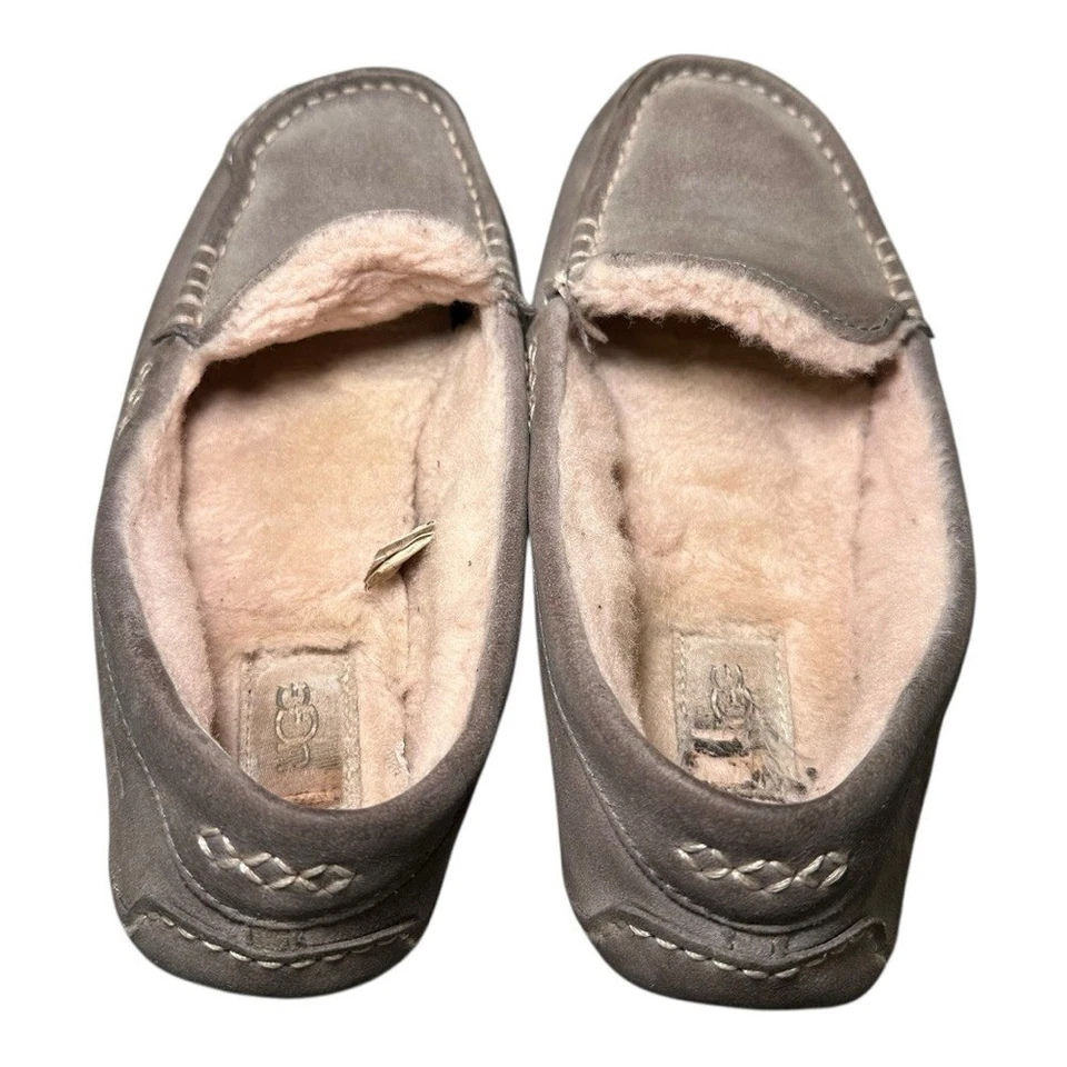 Zapatillas mocasín UGG Ansley gamuza piel de oveja gris para mujer talla 9 Foto 4 de 4