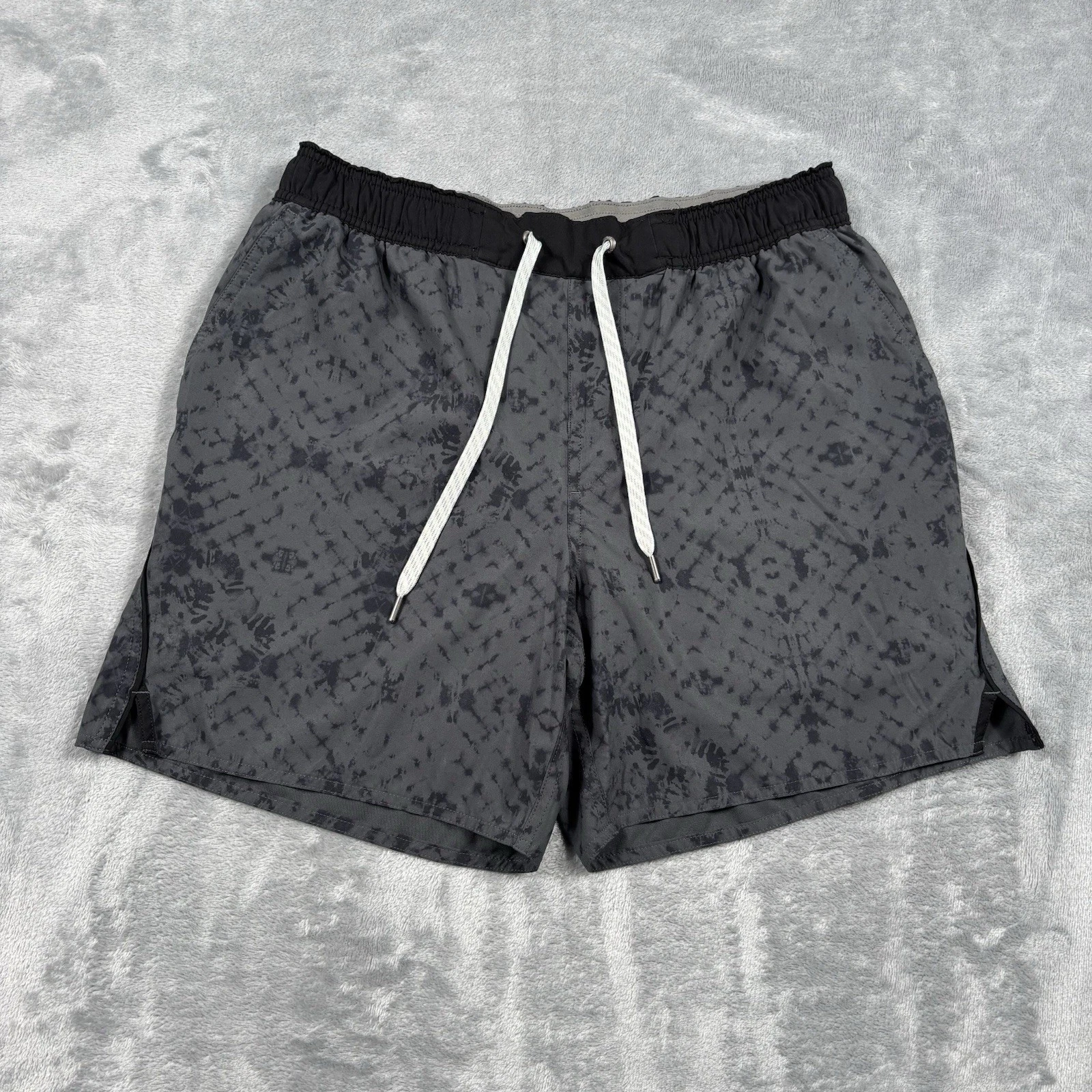 Vuori Mens Shorts Trail Run Running Performance Athletic Black Gray Small Lined