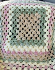 Super Soft Crocheted Baby blanket; Mint Cond;"Granny Square" Design; 38 x 38