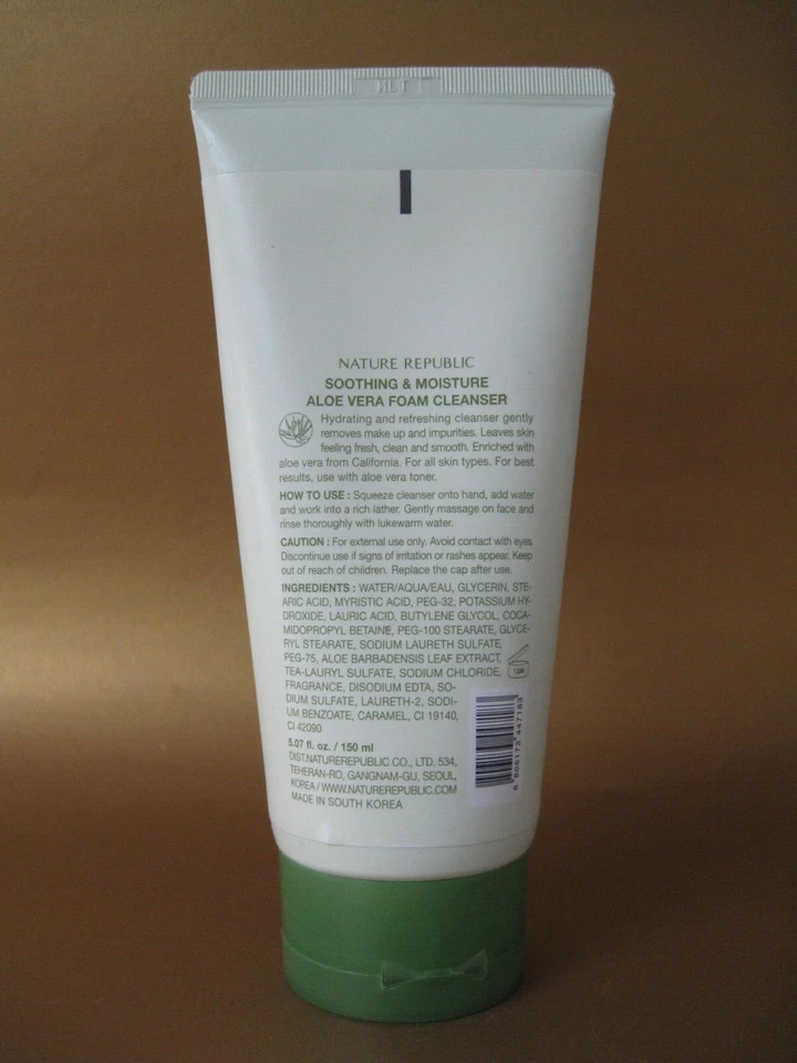 Limpiador de espuma de aloe vera Nature Republic 5,07 oz Foto 2 de 2