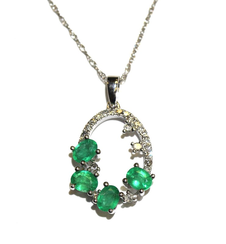New 10k white gold .18ct SI2 H diamond Natural emerald pendant necklace 1.5g 18"
