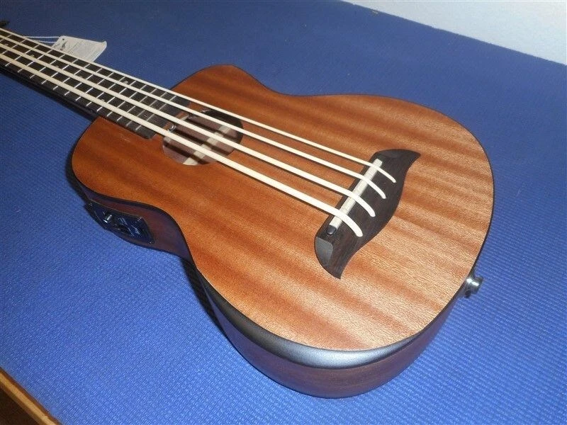 NUEVO Oscar Schmidt OUB200K Ukelele Caoba Bajo y Bolsa de Concierto! Foto 2 de 4