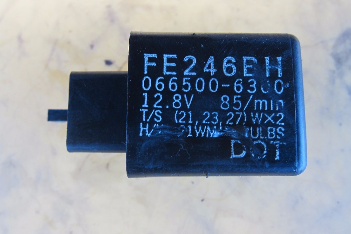 06 07 08 KAWASAKI NINJA EX650 EX 650 650 R FE246BH TURN SIGNAL