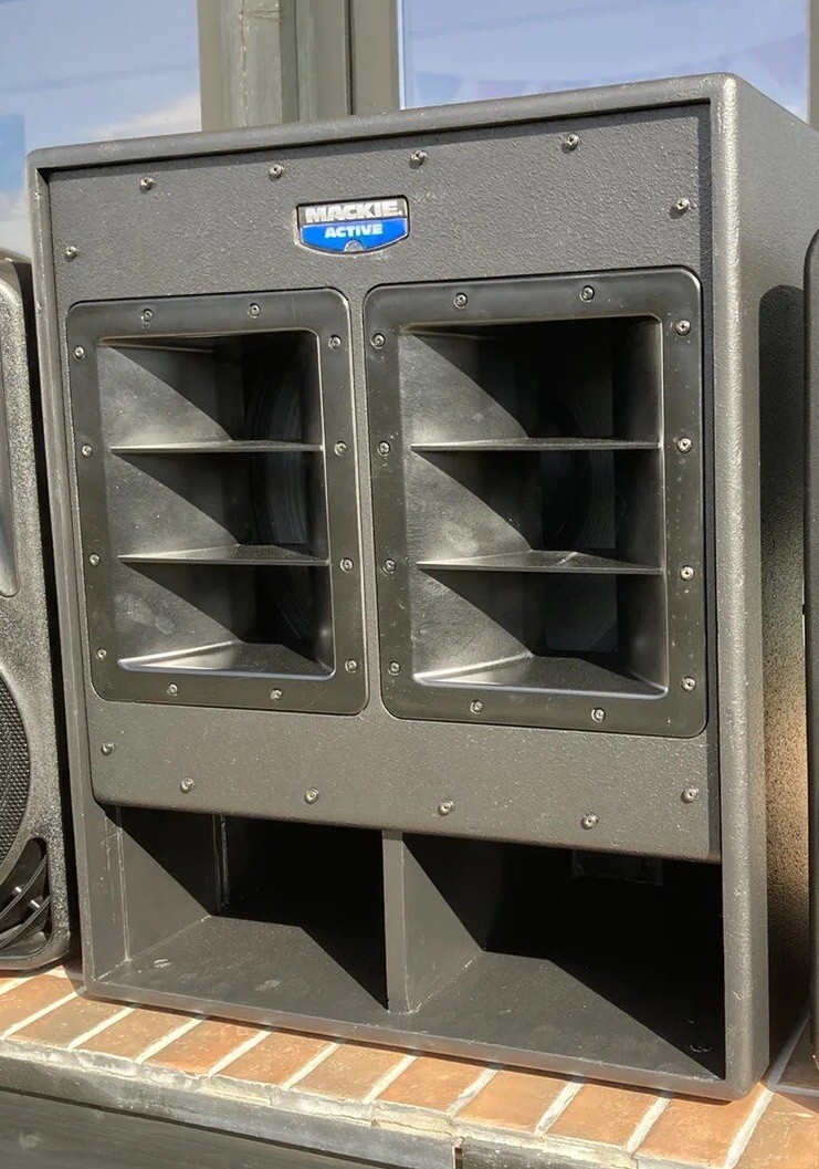 Mackie 1801 Classic Bass Bin (SRM 450) Active / 1 SUB