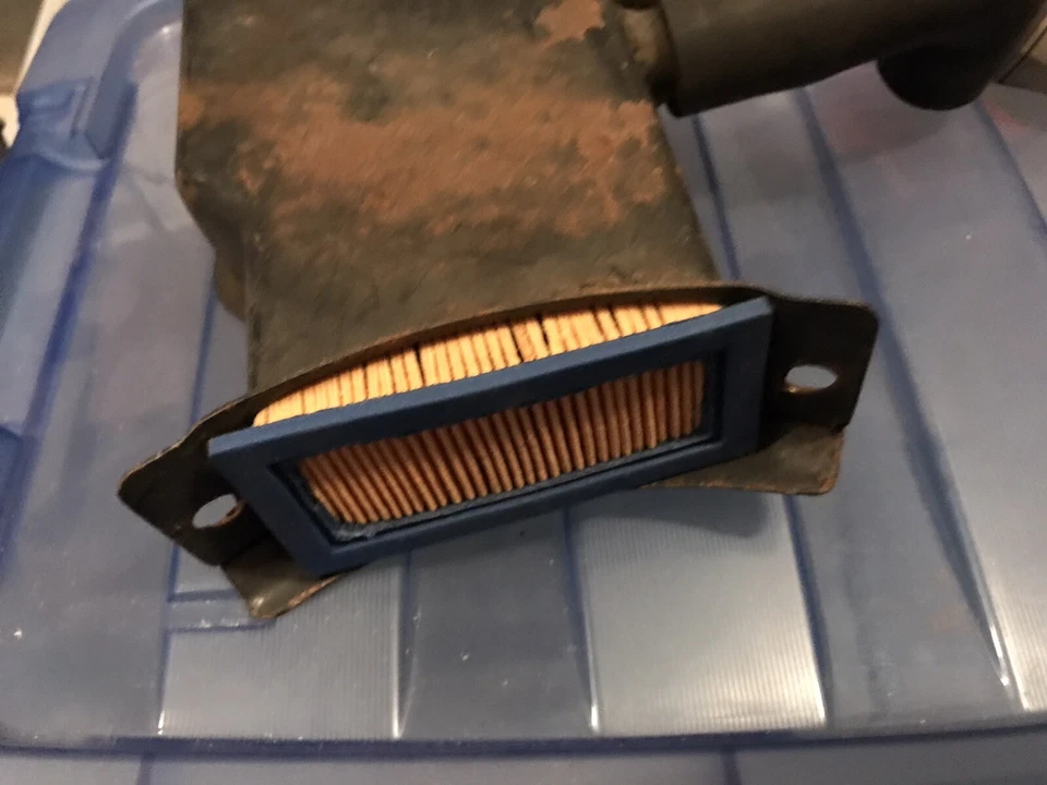 Lancia Beta Coupe, Zagato o HPE - Válvulas de caña filtro de aire para todas las Betas 1979 Foto 2 de 4