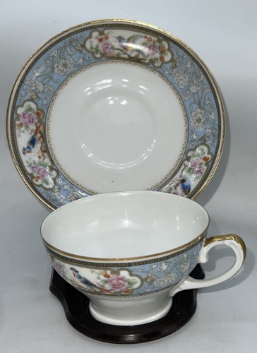 Hutschenreuther Selb Royal Bavarian Bird Of Paradise Cup  & Saucer Set Of 2