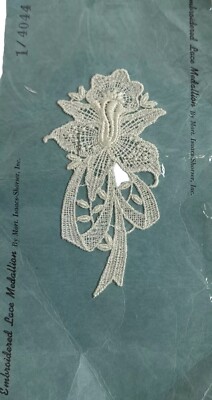 Off White Cotton Antique Lace Large Tulip Embellishment By Mort Isaac s Shorter